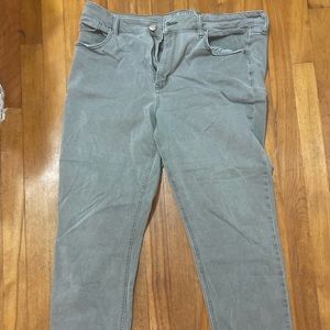 Preloved American Eagle olive green twill tomgirl pants